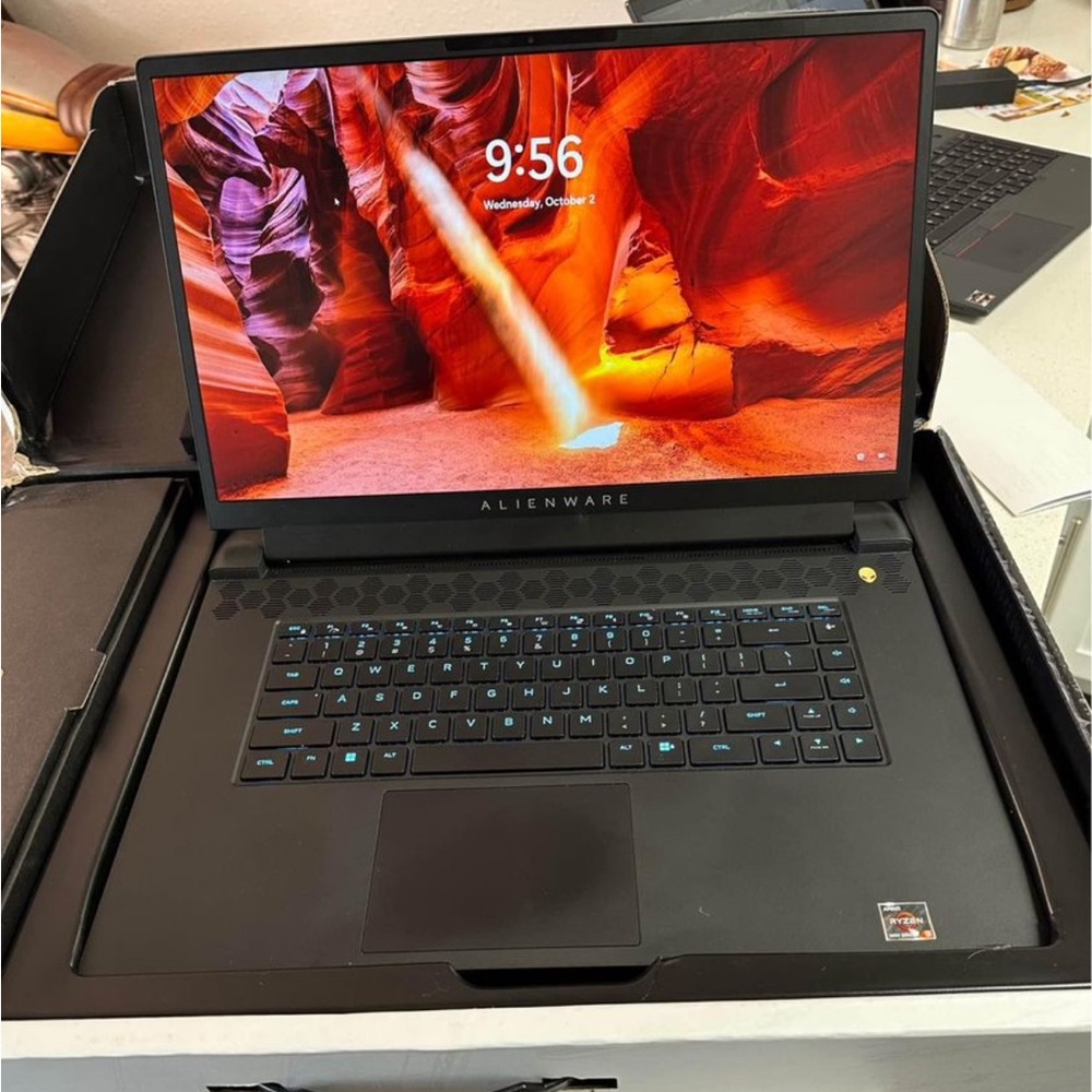 Alienware M17 R5-RYZEN 9-16GB - 1TGB SSD